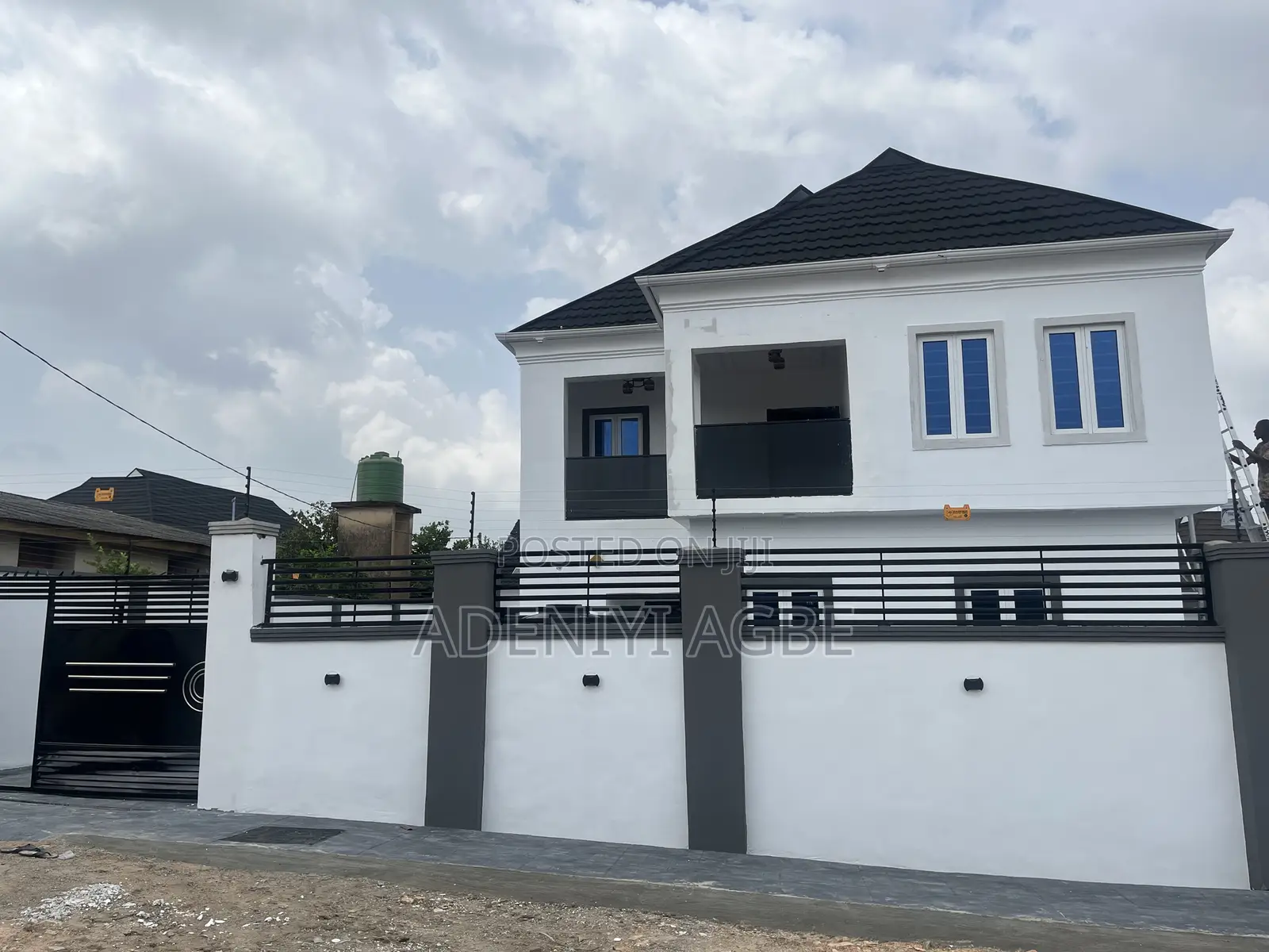 5bdrm Duplex in Shola F. Adedui, Idishin for sale