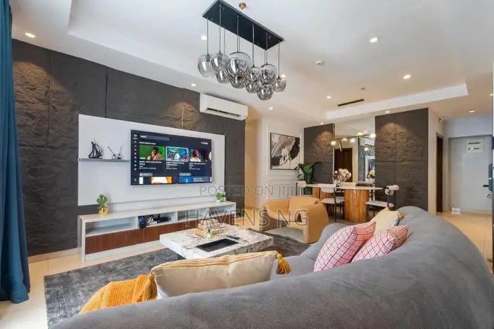 Contemporary 2-Bedroom Apartment