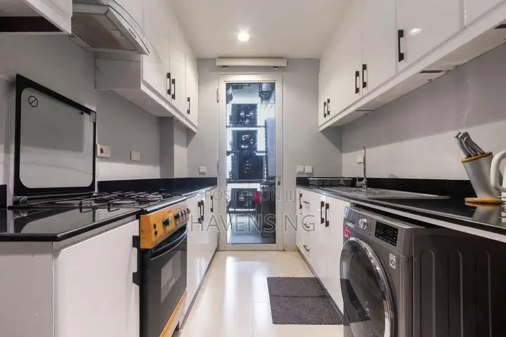 Contemporary 2-Bedroom Apartment