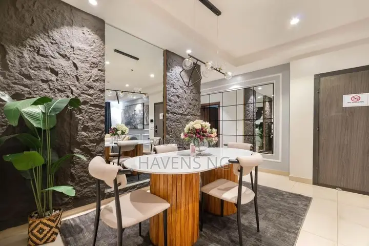 Contemporary 2-Bedroom Apartment