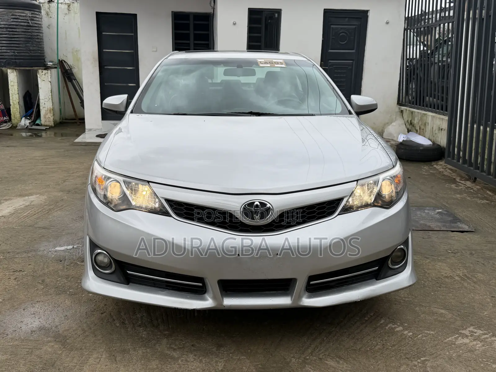 Toyota Camry SE 4dr Sedan (2.5L 4cyl 6A) 2012 Silver