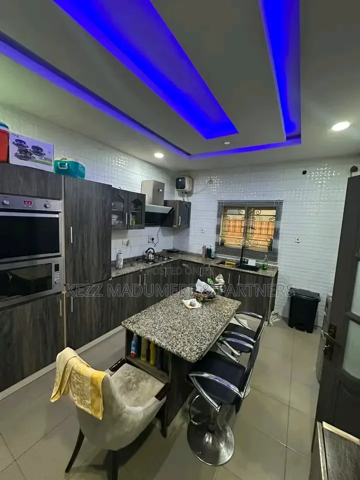 4bdrm Duplex in Mandela Est for sale