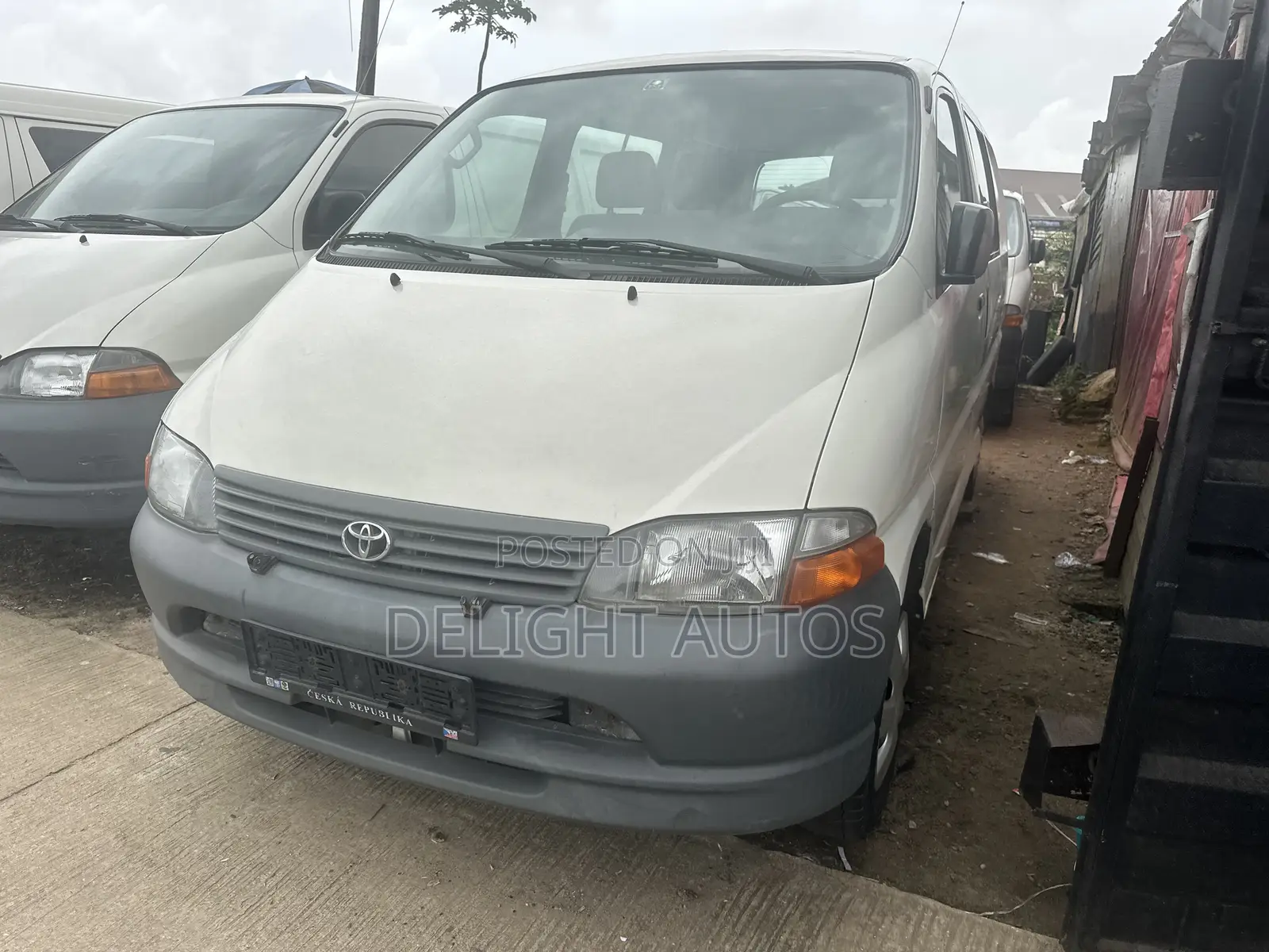 Toyota HiAce 2006 White
