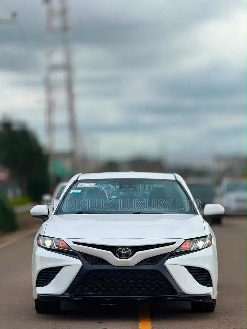 Toyota Camry 2019 White