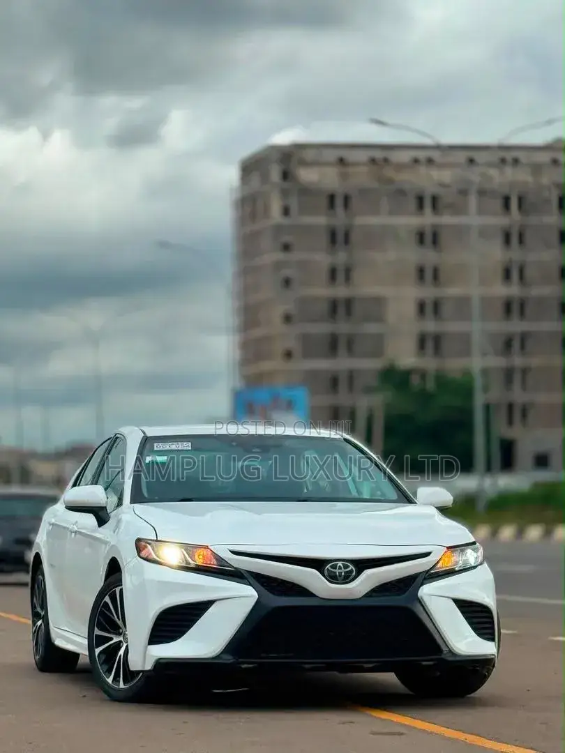 Toyota Camry 2019 White