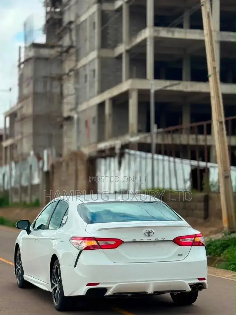 Toyota Camry 2019 White
