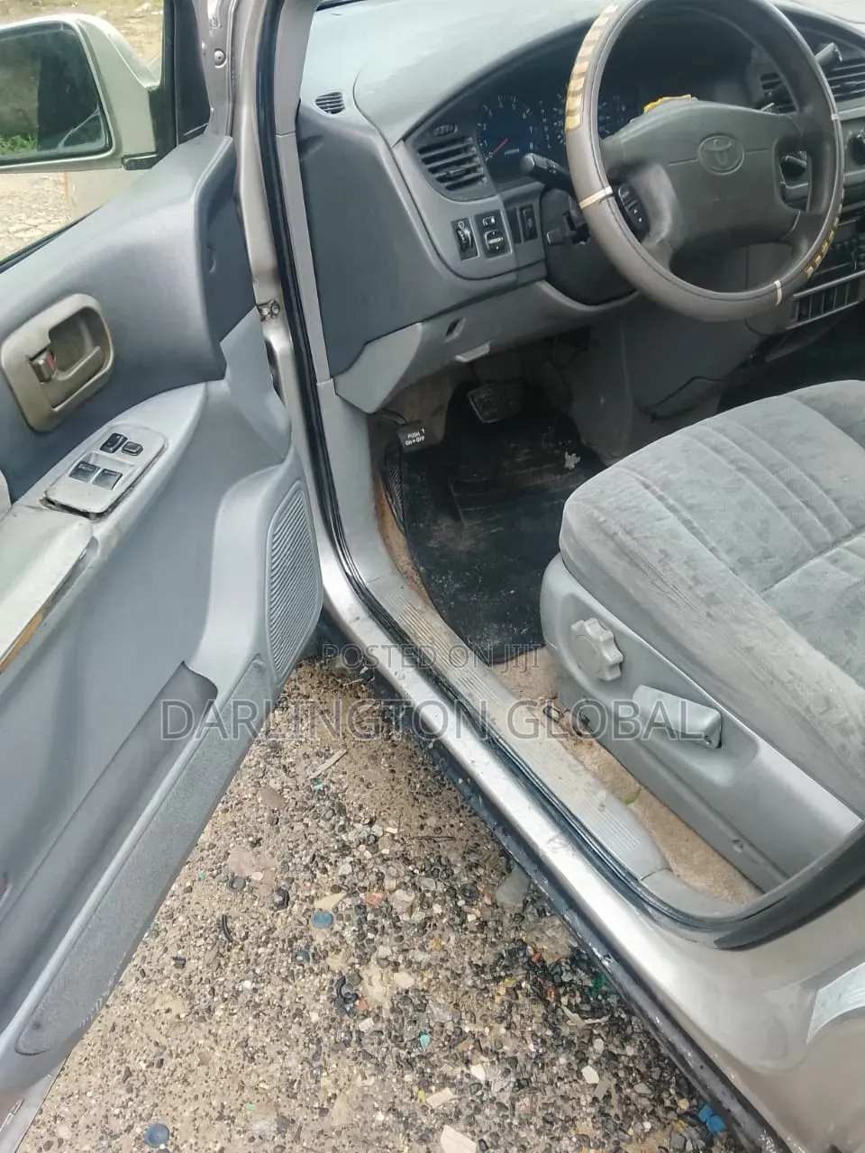 Toyota Sienna 2003