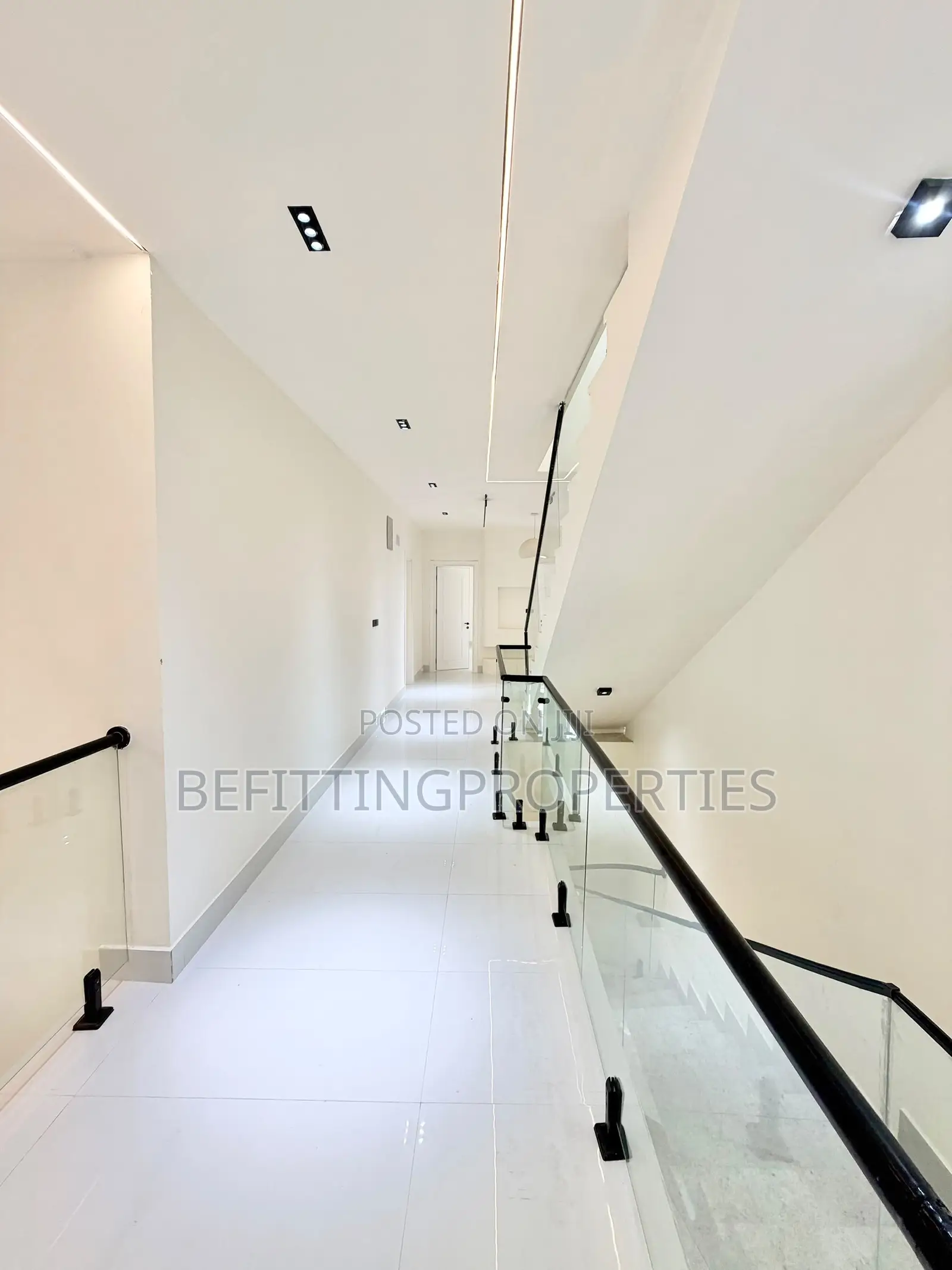 5bdrm Duplex in Lekki for sale