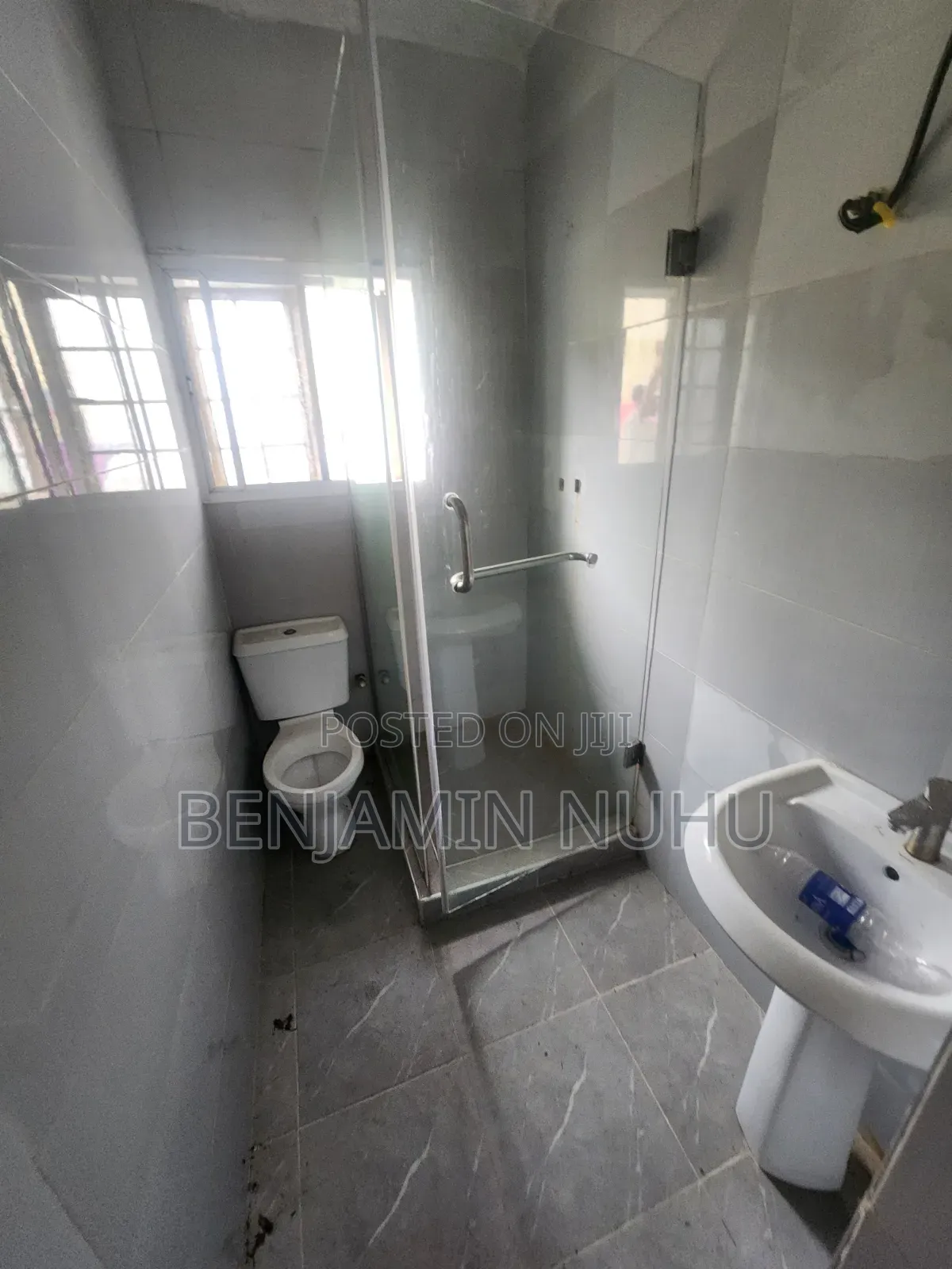 3bdrm Block of Flats in Avera Atlantic, Olokonla for rent