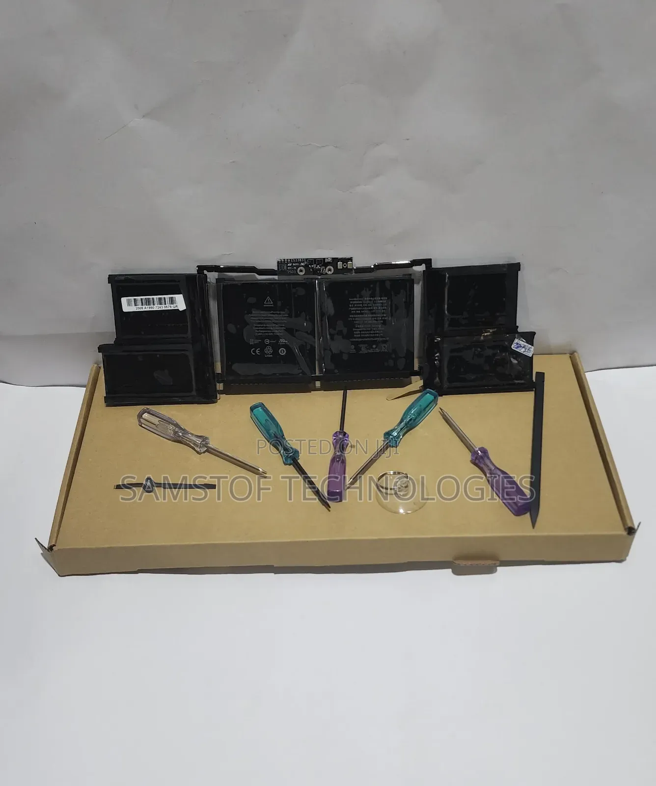 Apple Macbook Pro 15" 2018 and 2019 A1990/A1953 Laptop Battery