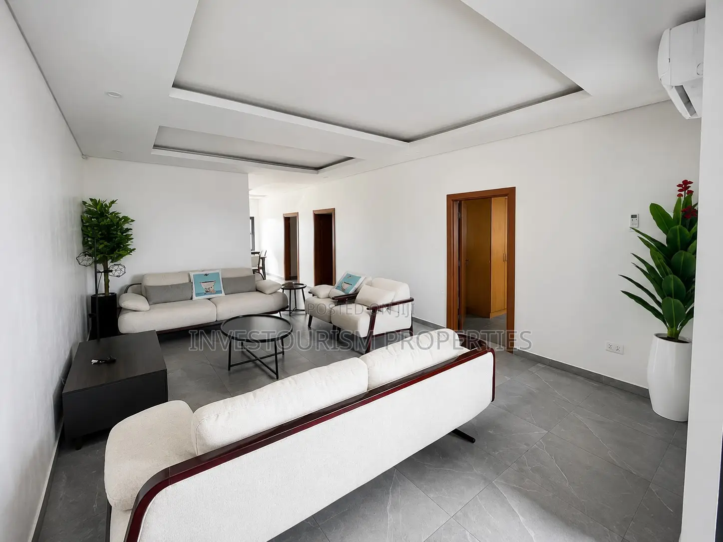 3bed Luxury Shortlet Available