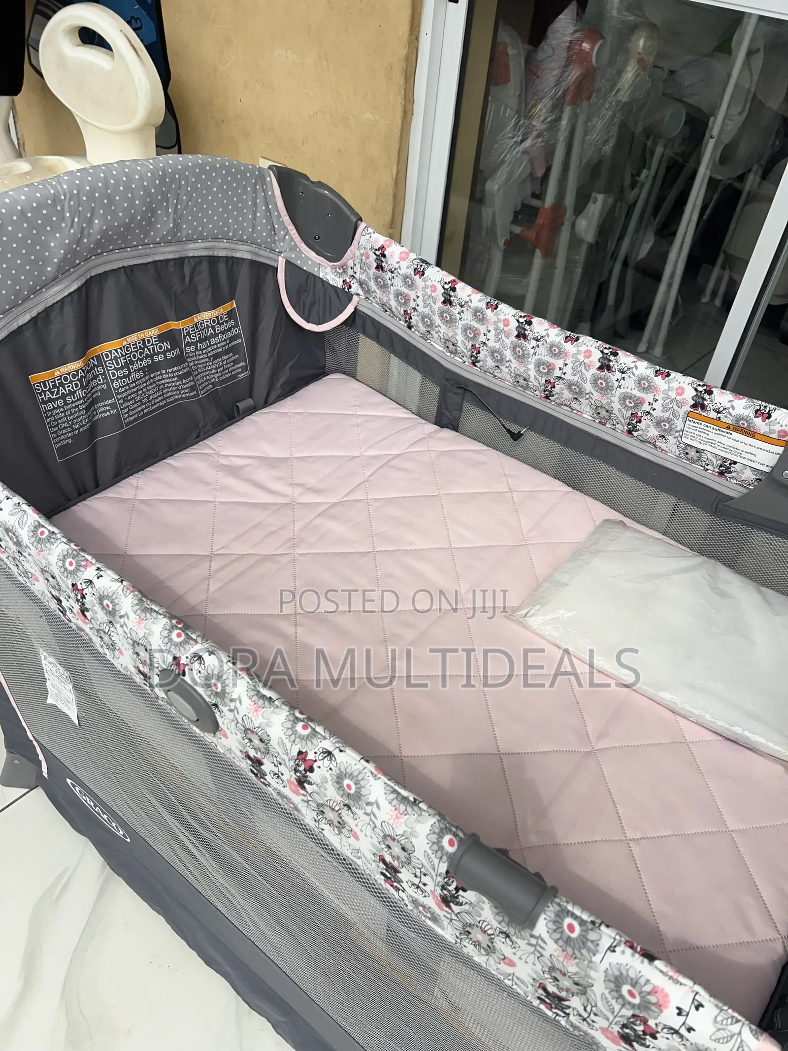 Graco Solid Imported Baby Cot With Mosquito Net