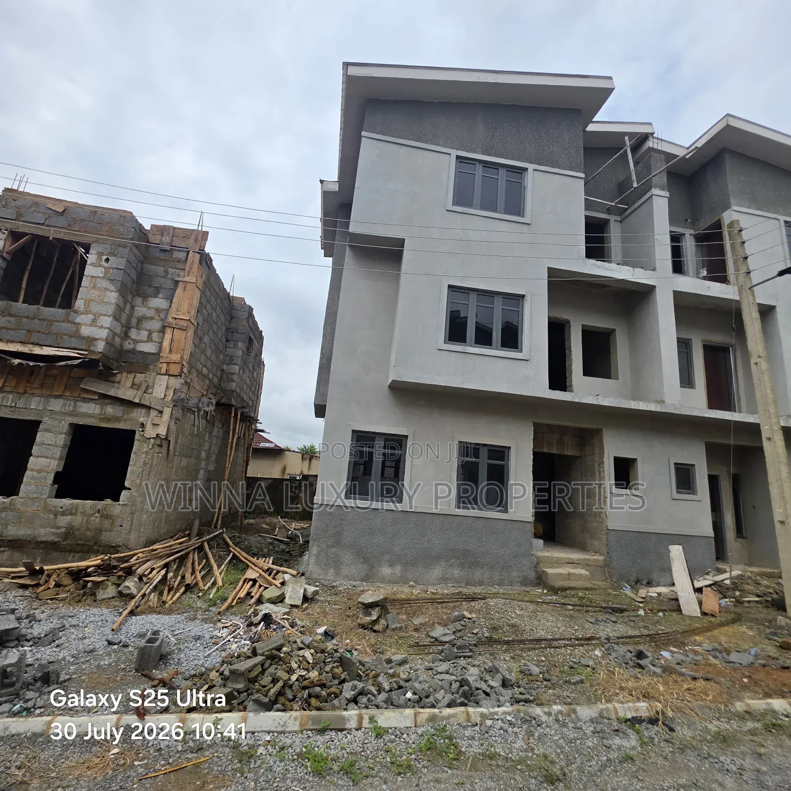 4bdrm Duplex in Floursh Estate, Lugbe District for sale