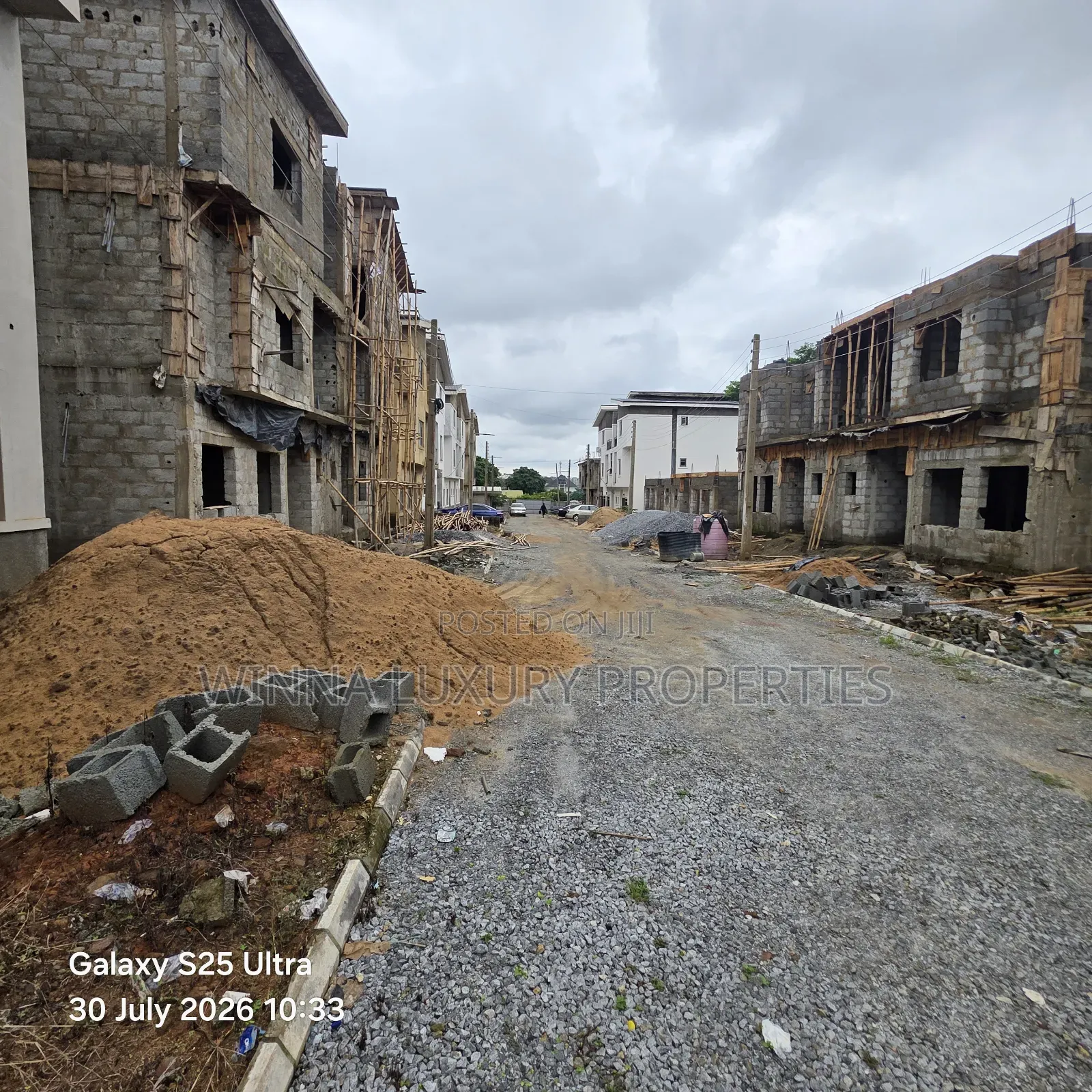 4bdrm Duplex in Floursh Estate, Lugbe District for sale