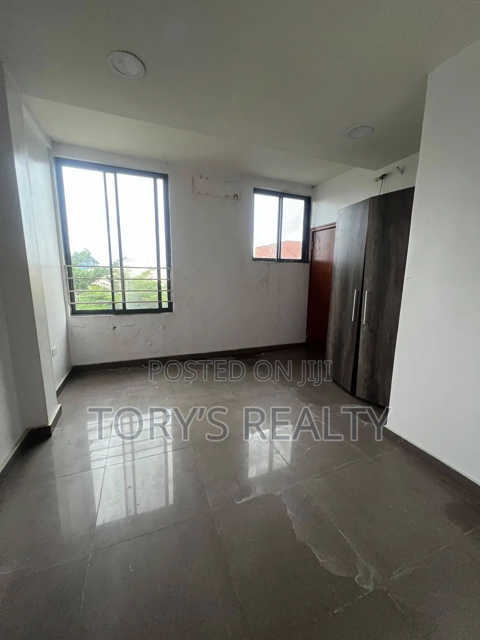 3bdrm Apartment in Lekki Phase 1 for rent