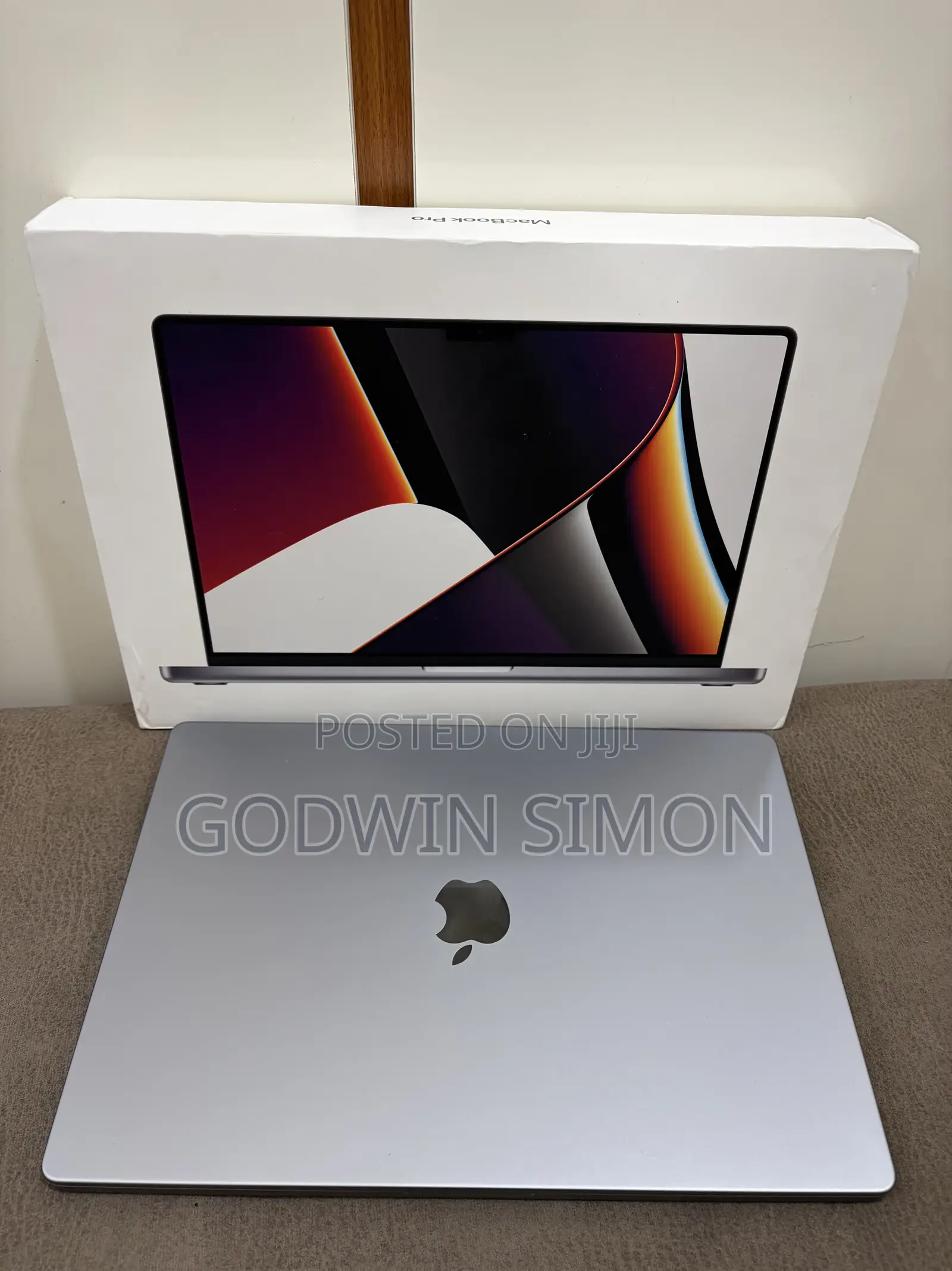 Laptop Apple MacBook Pro 2021 M1 16GB Apple M1 Pro SSD 512GB