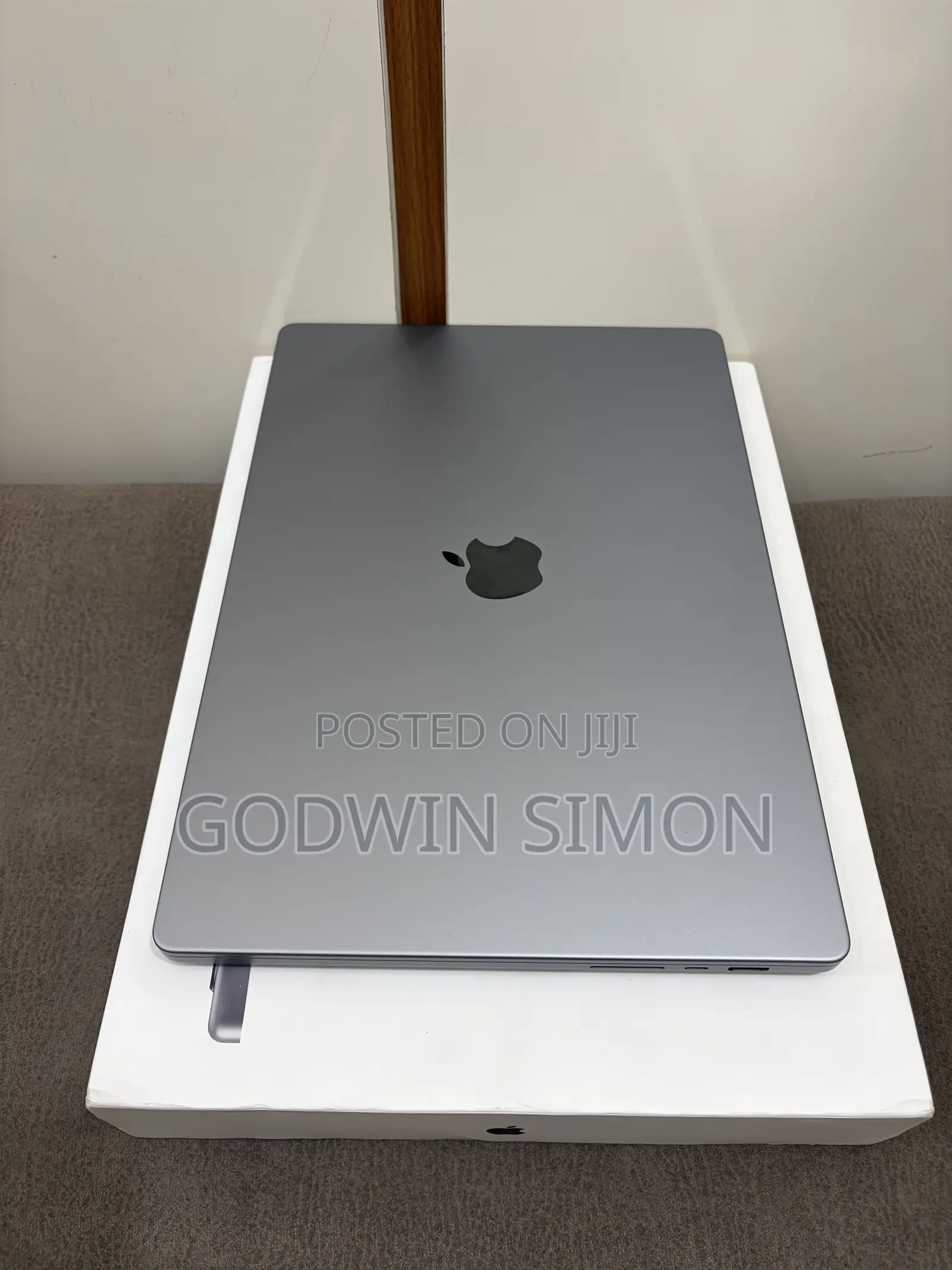 Laptop Apple MacBook Pro 2021 M1 16GB Apple M1 Pro SSD 512GB
