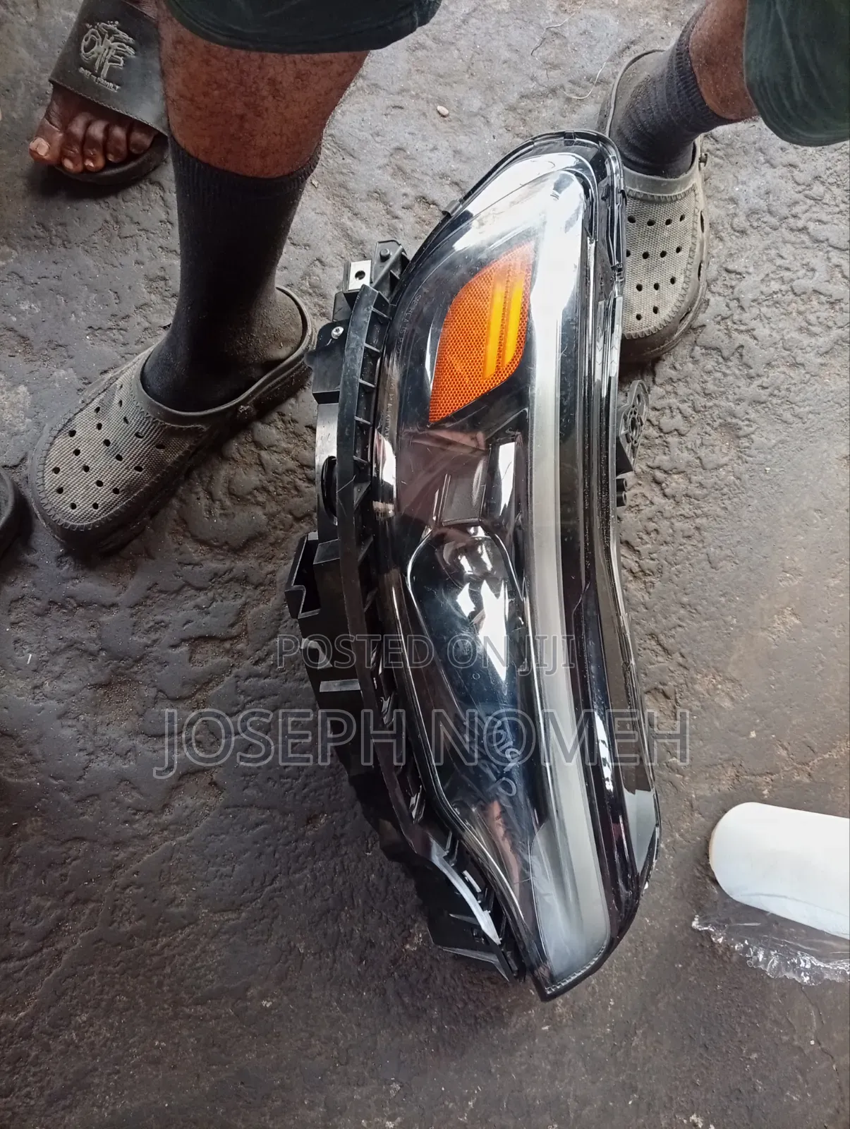 2020 Jeep Cherokee Headlight