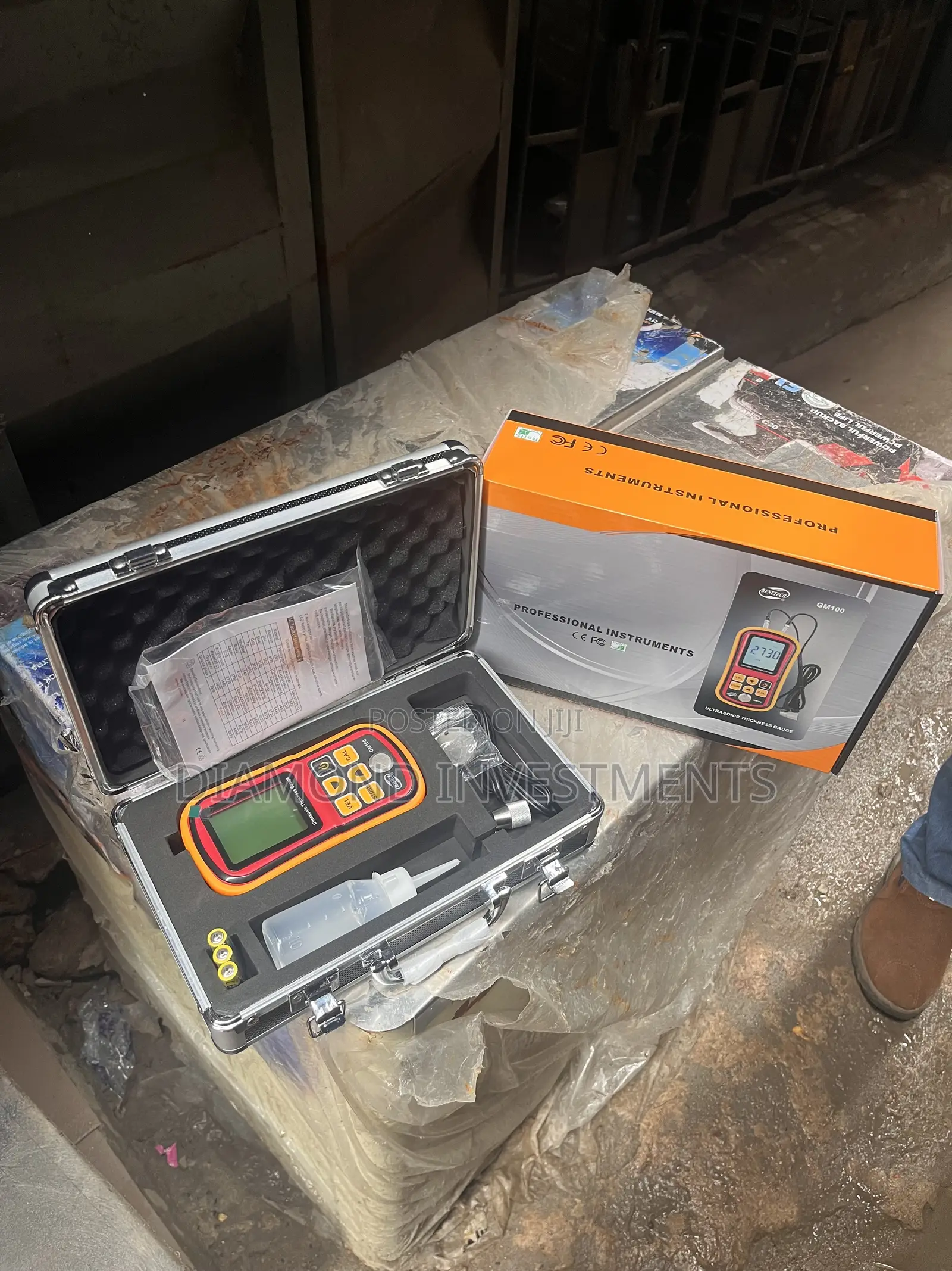 Ultrasonic Thickness Gauge