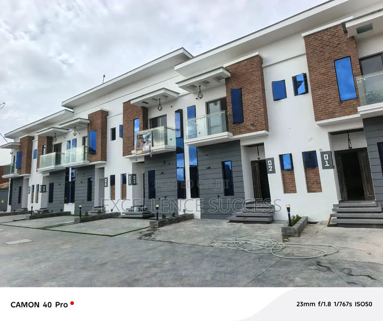 2bdrm Duplex in Akesan for sale