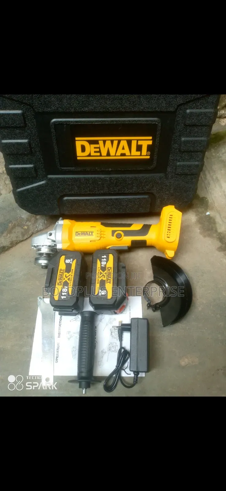 118 Volt Dewalt Rechargable Angle Grinding Machine