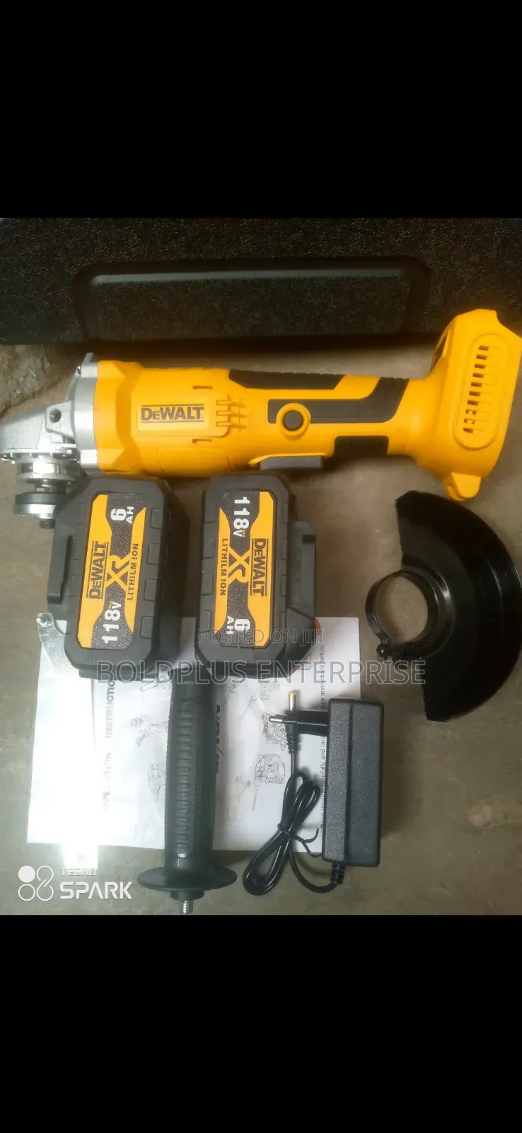 118 Volt Dewalt Rechargable Angle Grinding Machine
