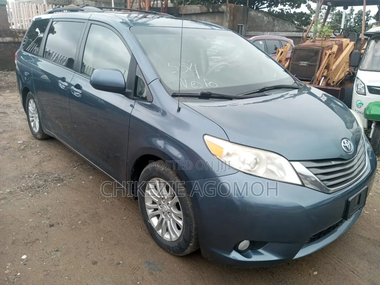 Toyota Sienna XLE FWD 8-Passenger 2013 Blue