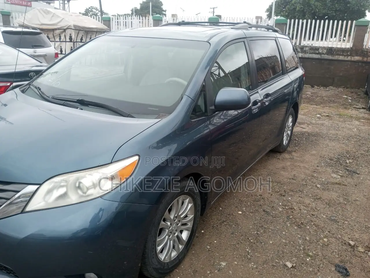 Toyota Sienna XLE FWD 8-Passenger 2013 Blue