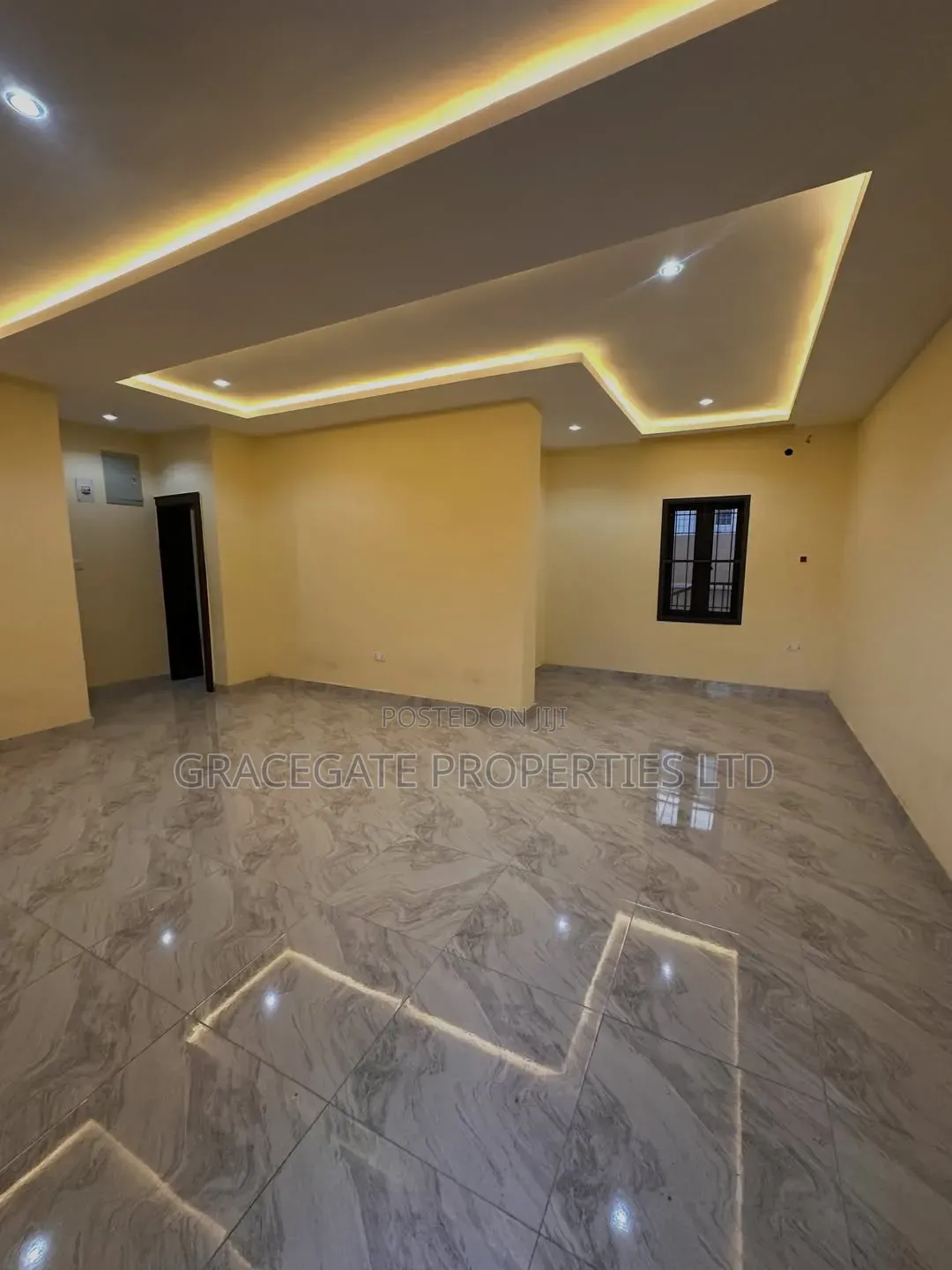 2bdrm Block of Flats in Gwarinpa Main, Life Camp for rent