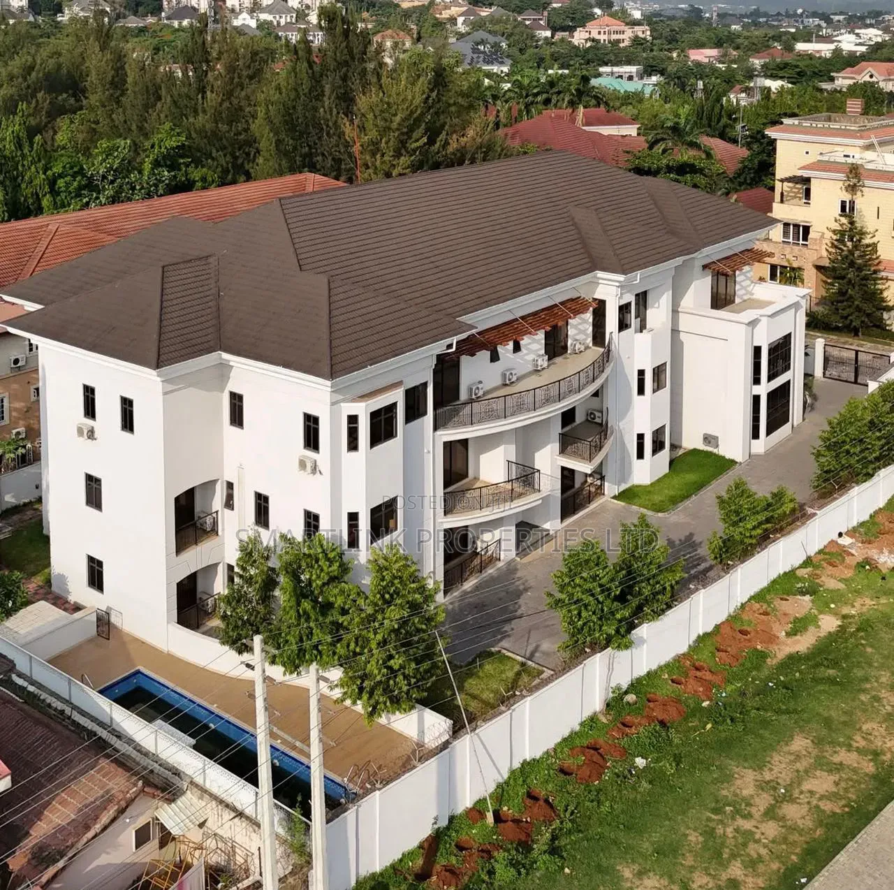 3bdrm Block of Flats in Maitama Main, Abuja for sale