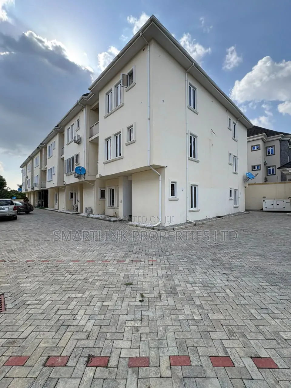 4bdrm Duplex in Guzape Main, Abuja for sale