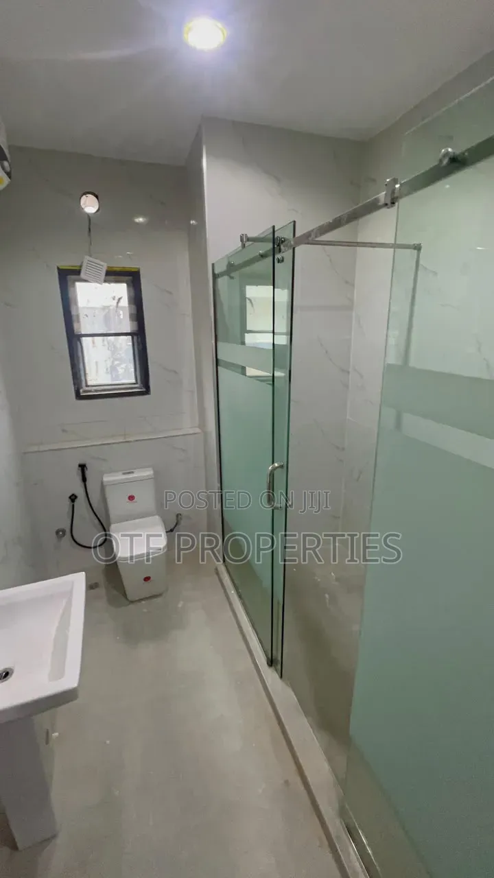 4bdrm Duplex in Jahi Glimore for sale