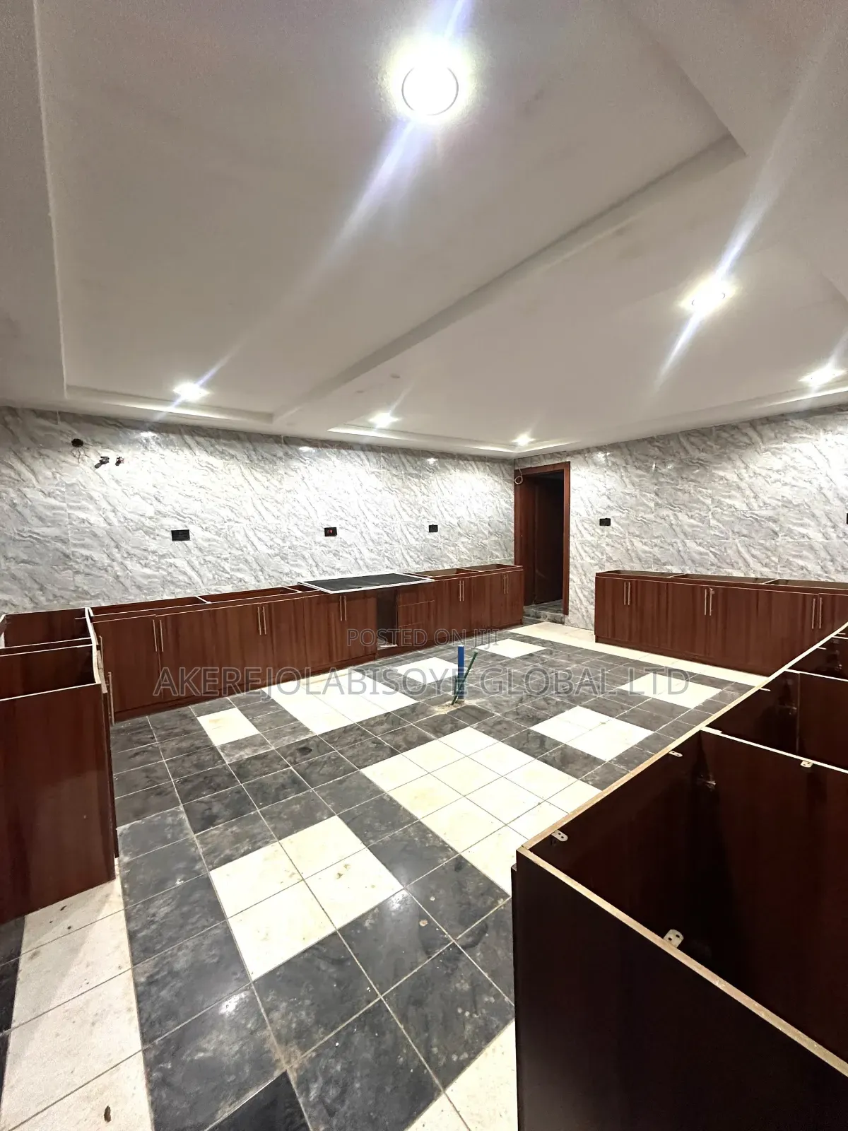 2bdrm Apartment in Asokoro Main Abuja for rent