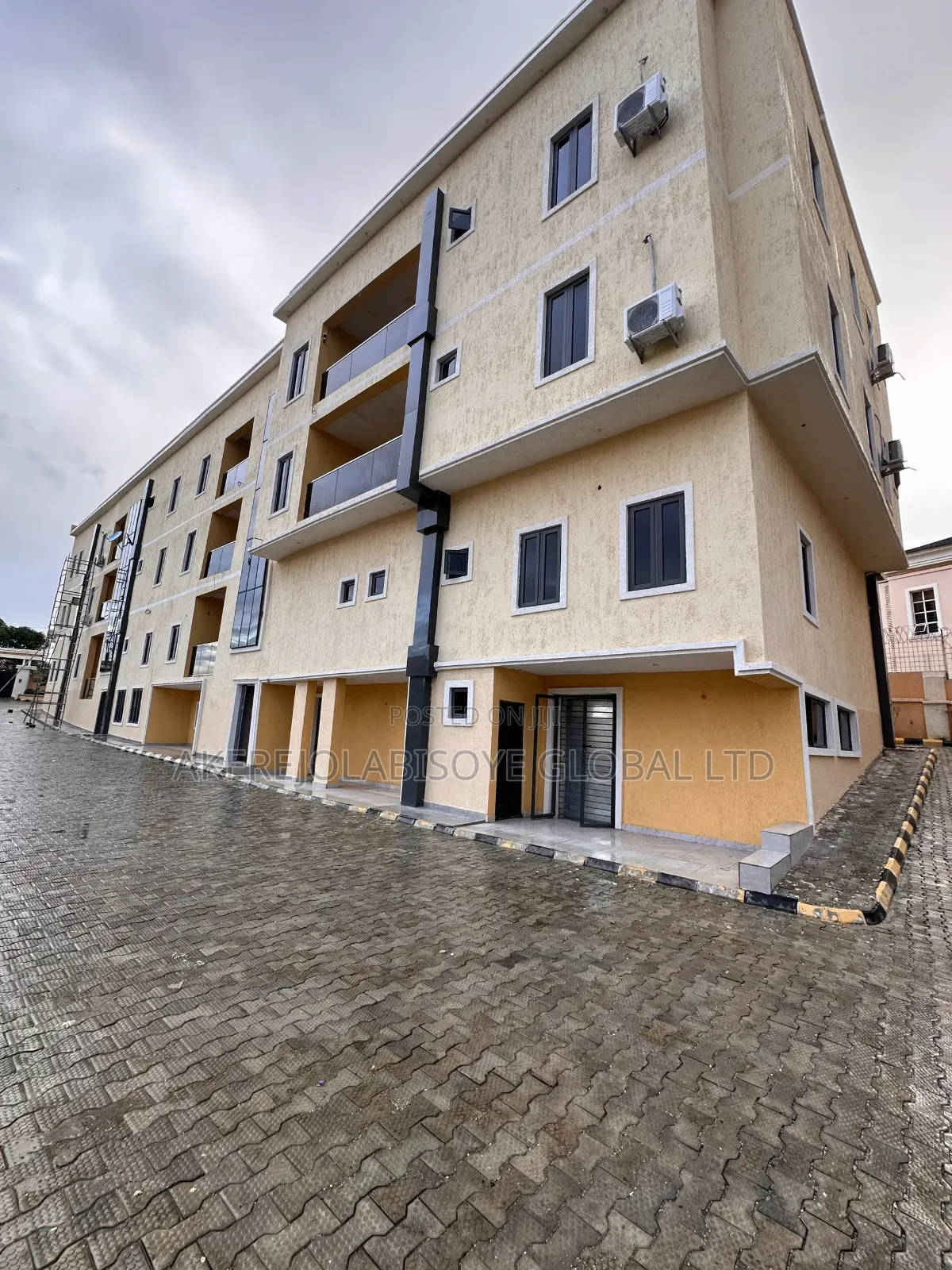 2bdrm Apartment in Gwarinpa Main Abuja, Life Camp for rent