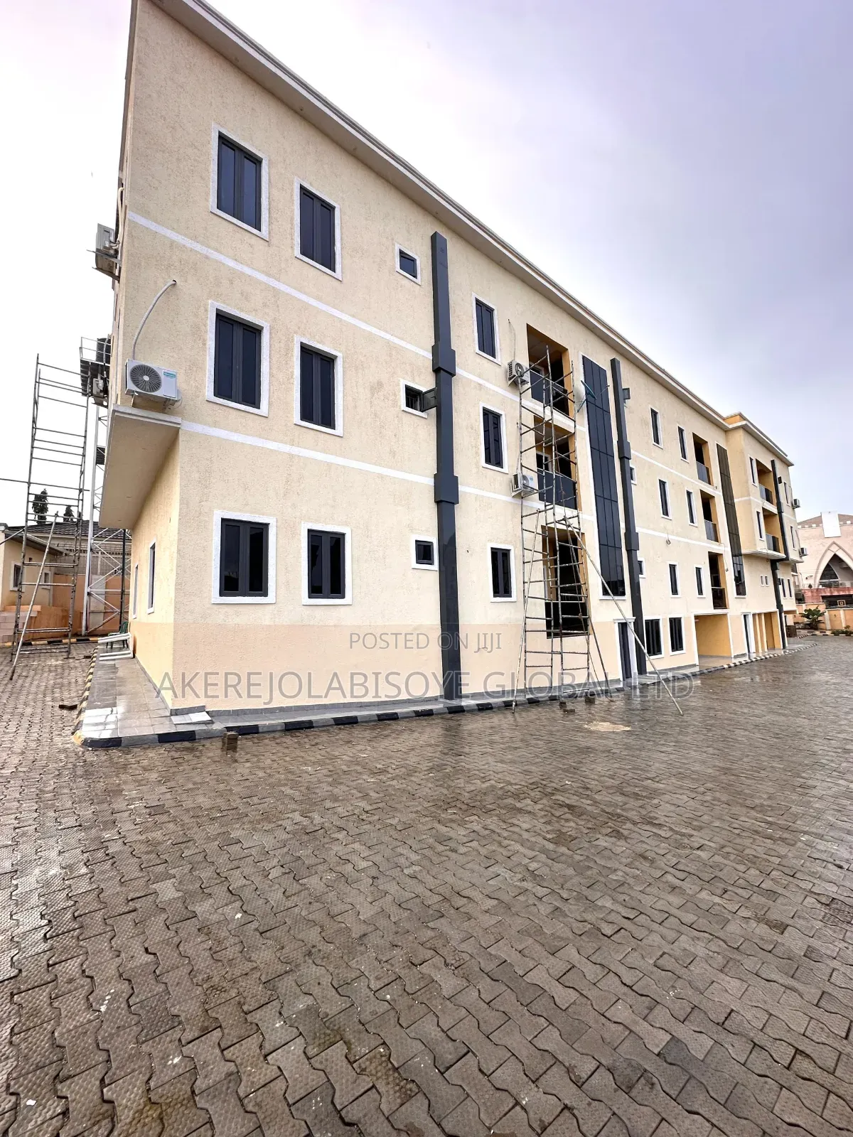 2bdrm Apartment in Gwarinpa Main Abuja, Life Camp for rent