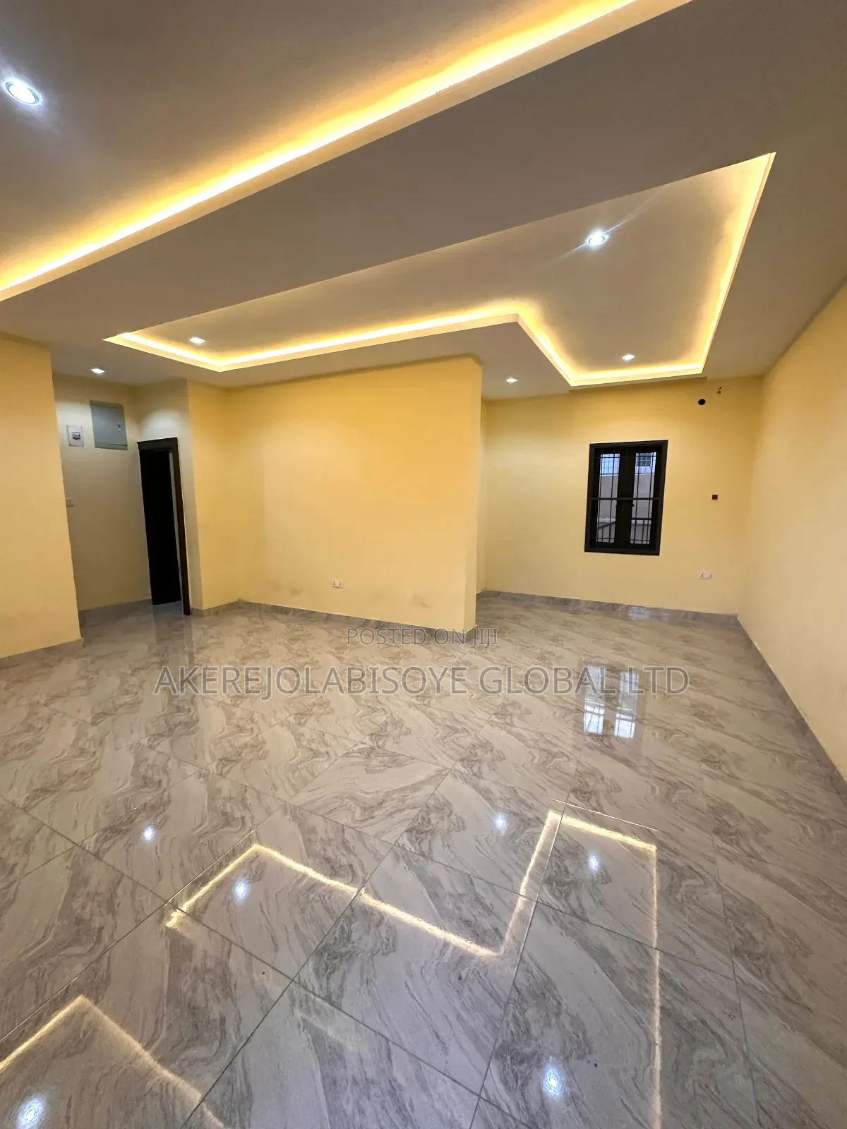 2bdrm Apartment in Gwarinpa Main Abuja, Life Camp for rent