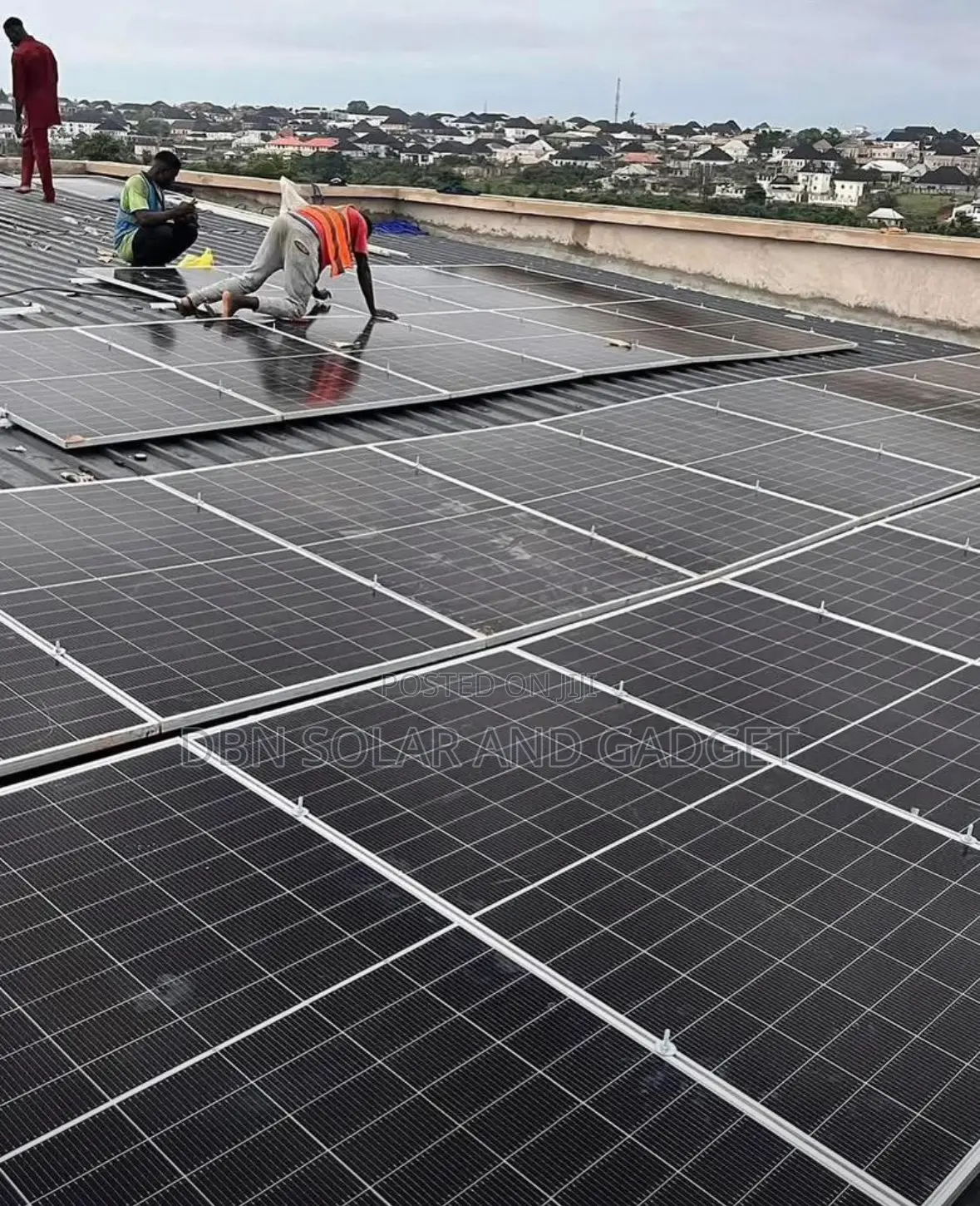 630w Jinko Mono Solar Panel Halfcut 144cell Much Available in Stock