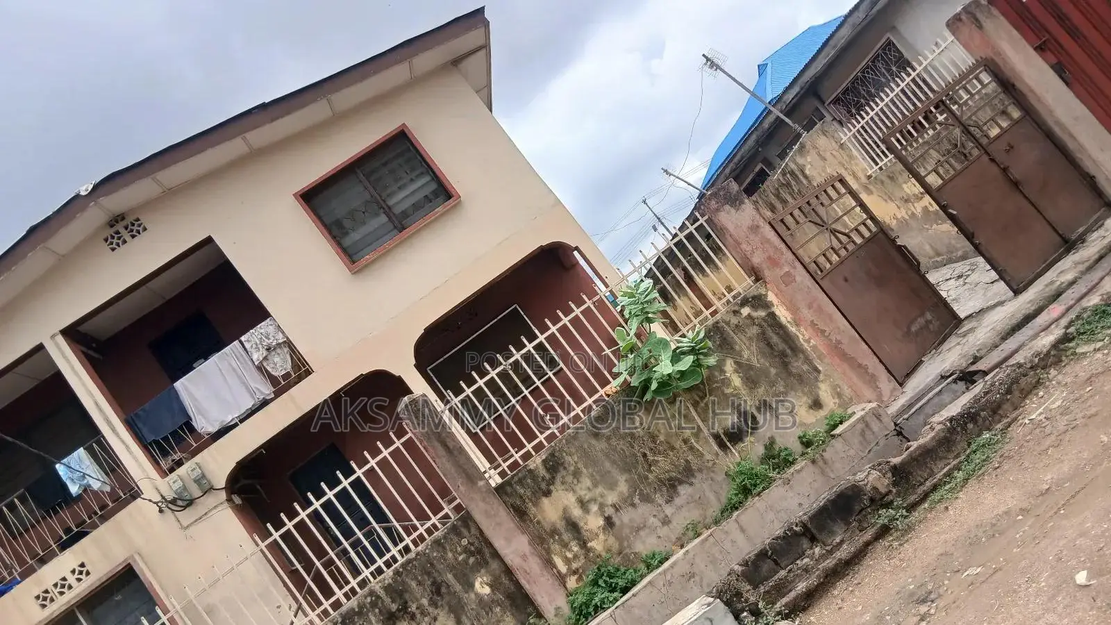 14bdrm Apartment in Agbowo Ui, Ibadan for sale