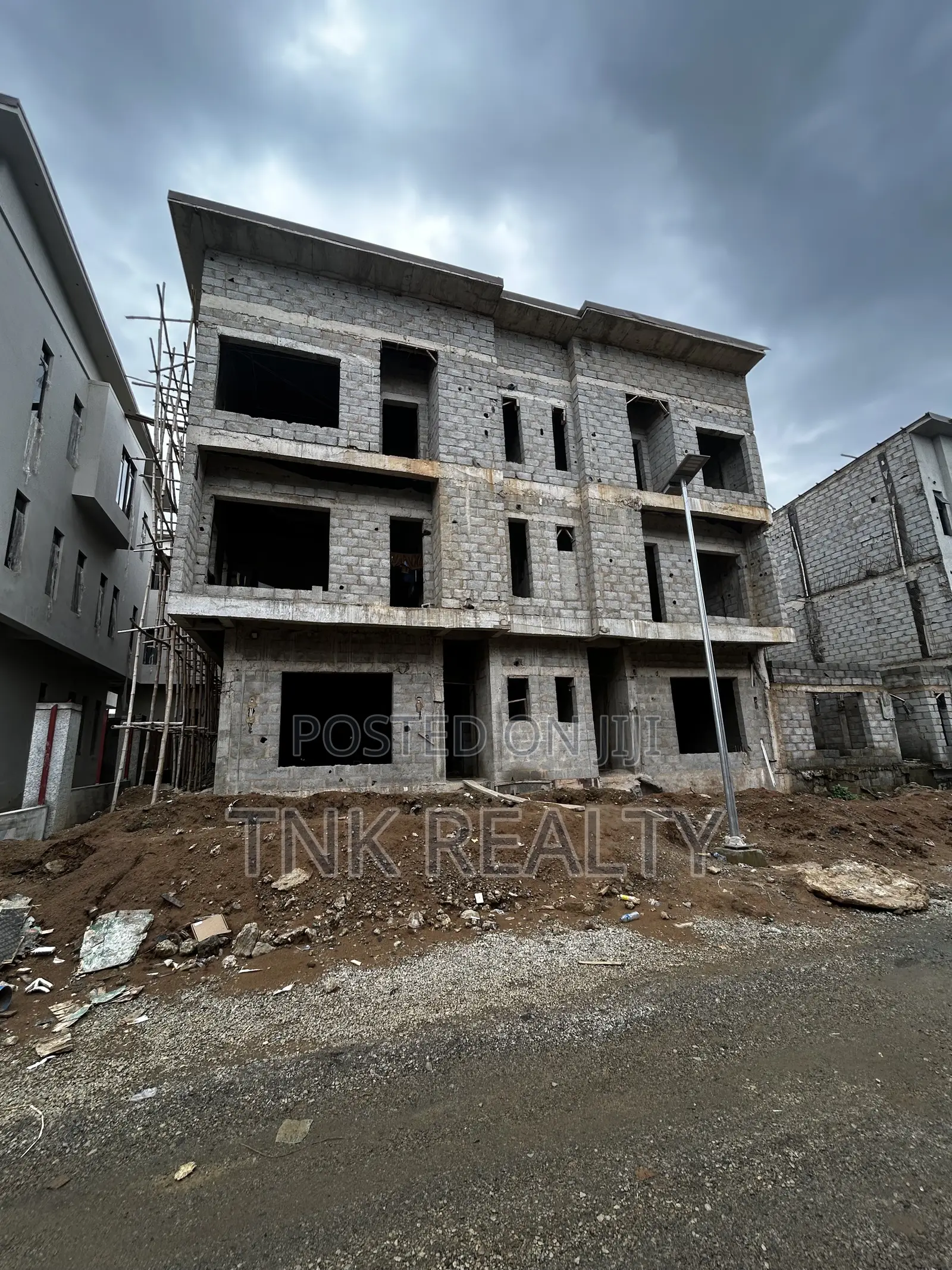 4bdrm Townhouse/Terrace in Katampe (Main) for sale