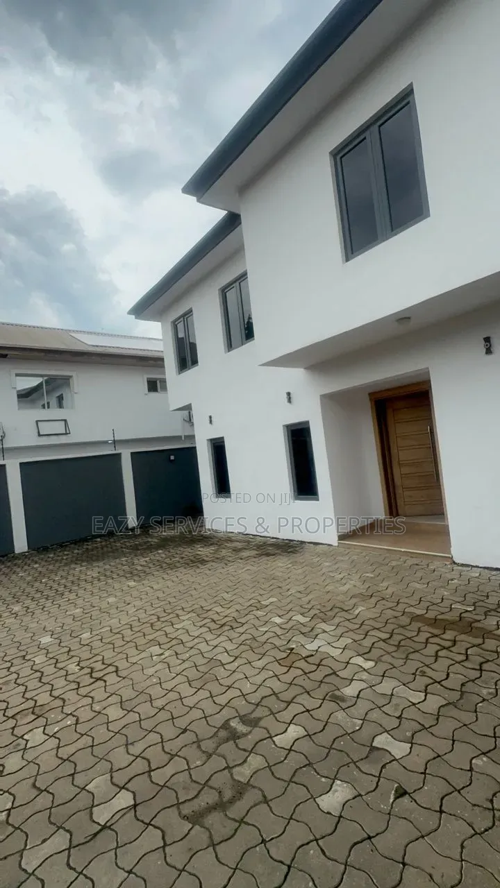 5bdrm Duplex in Lekki Phase One for rent