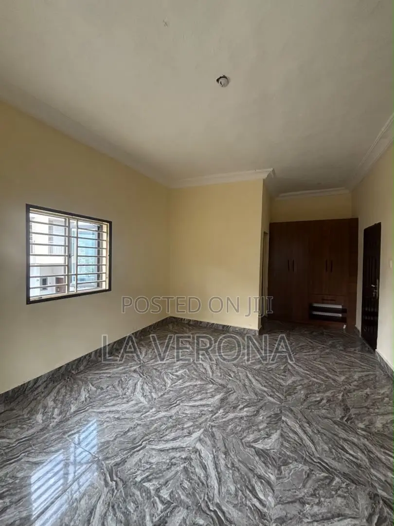 3bdrm Block of Flats in Idu for rent