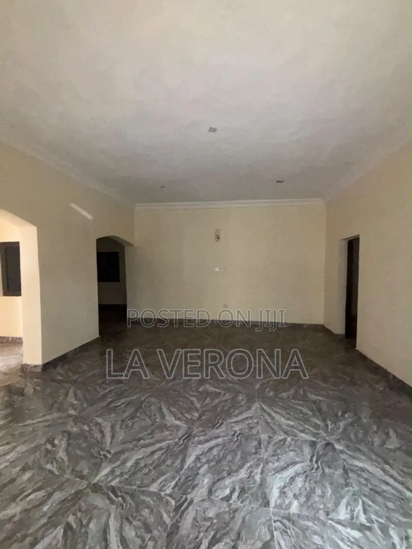 3bdrm Block of Flats in Idu for rent
