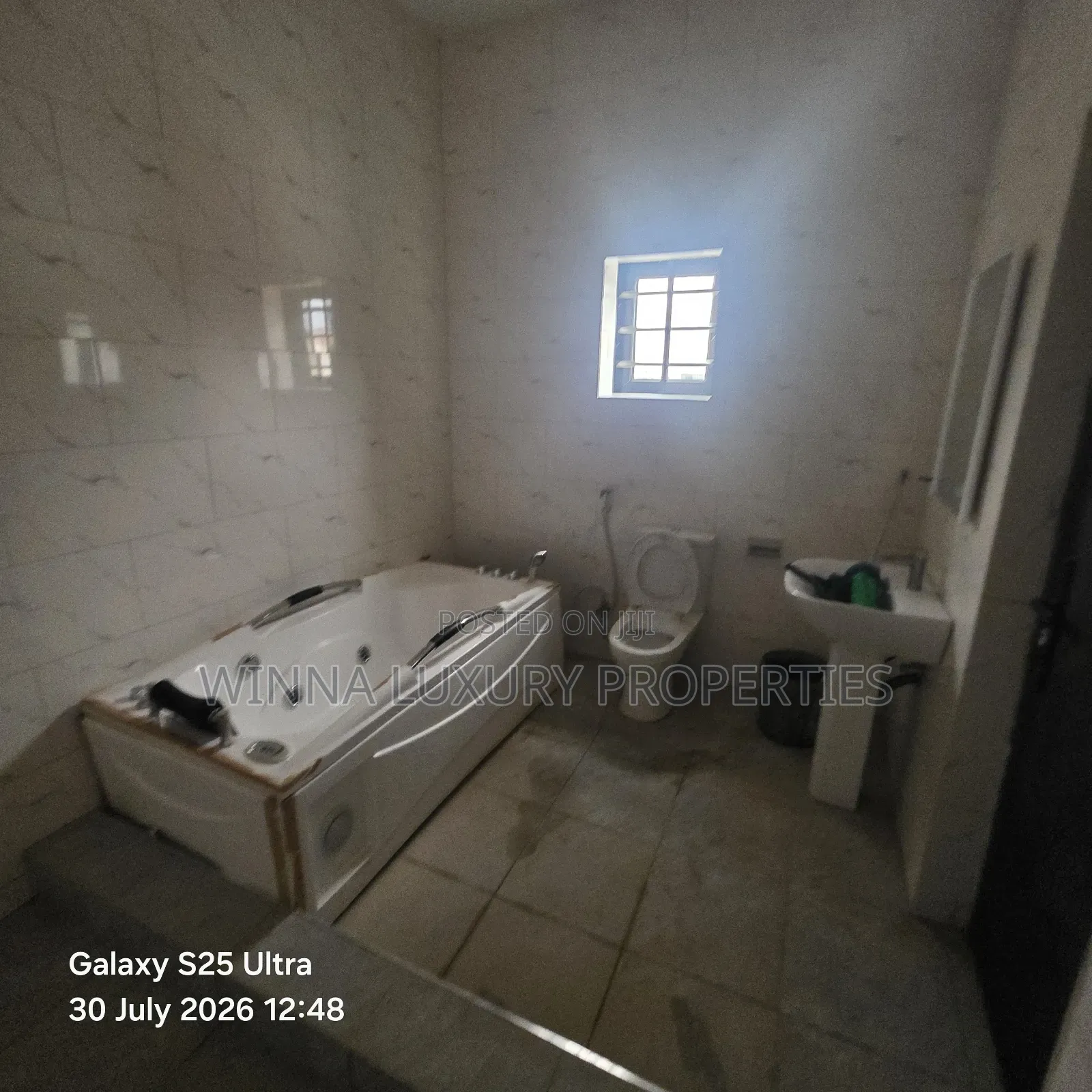 5bdrm Duplex in Around Jedo Axis, Lugbe District for sale