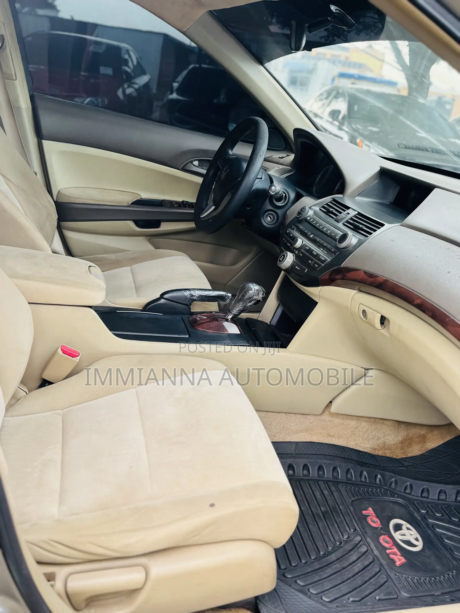 Honda Accord 2.0 i-VTEC Automatic 2009 Gold