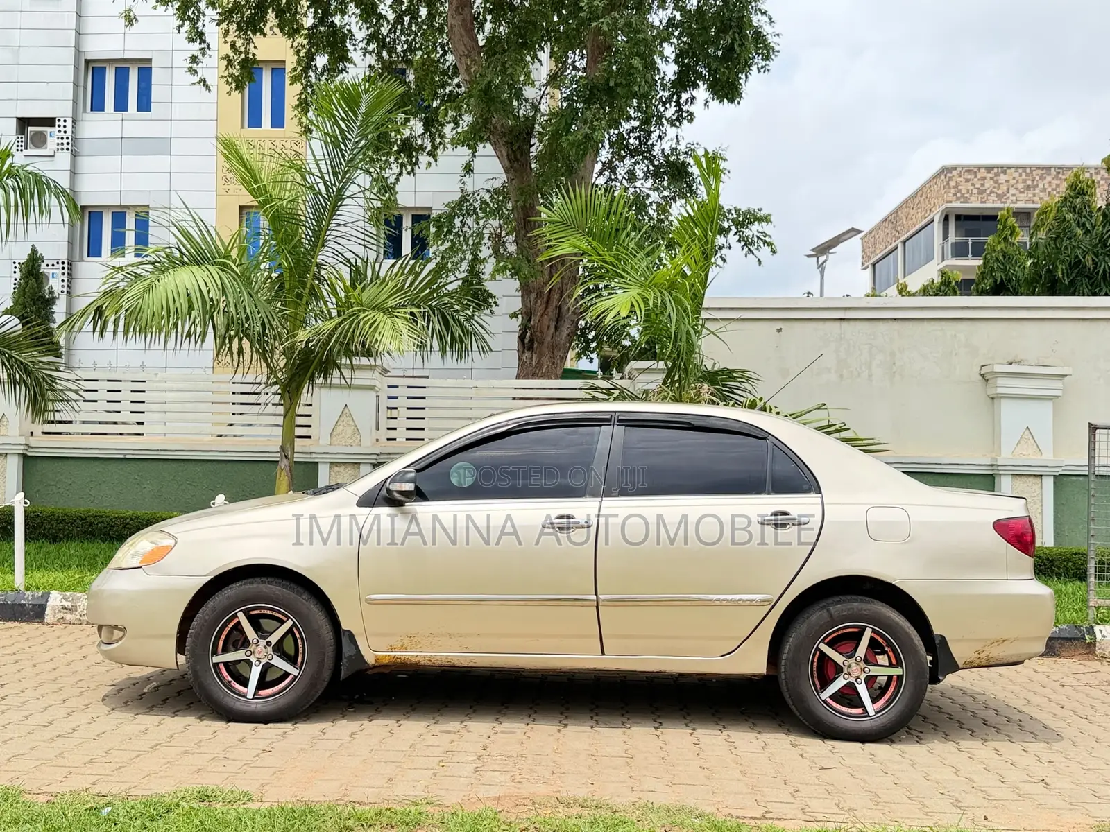 Toyota Corolla LE 2005 Gold