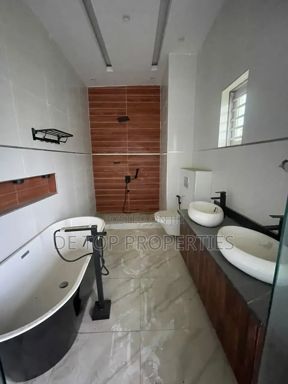 5bdrm Duplex in Ikota Lekki for rent