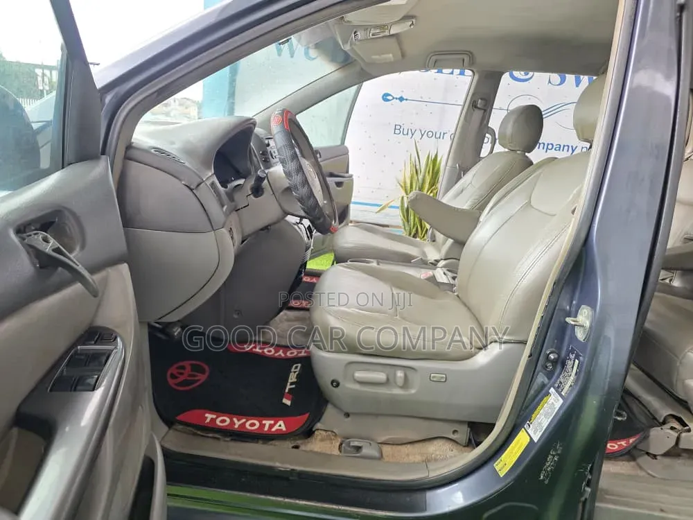 Toyota Sienna 2006 Gray