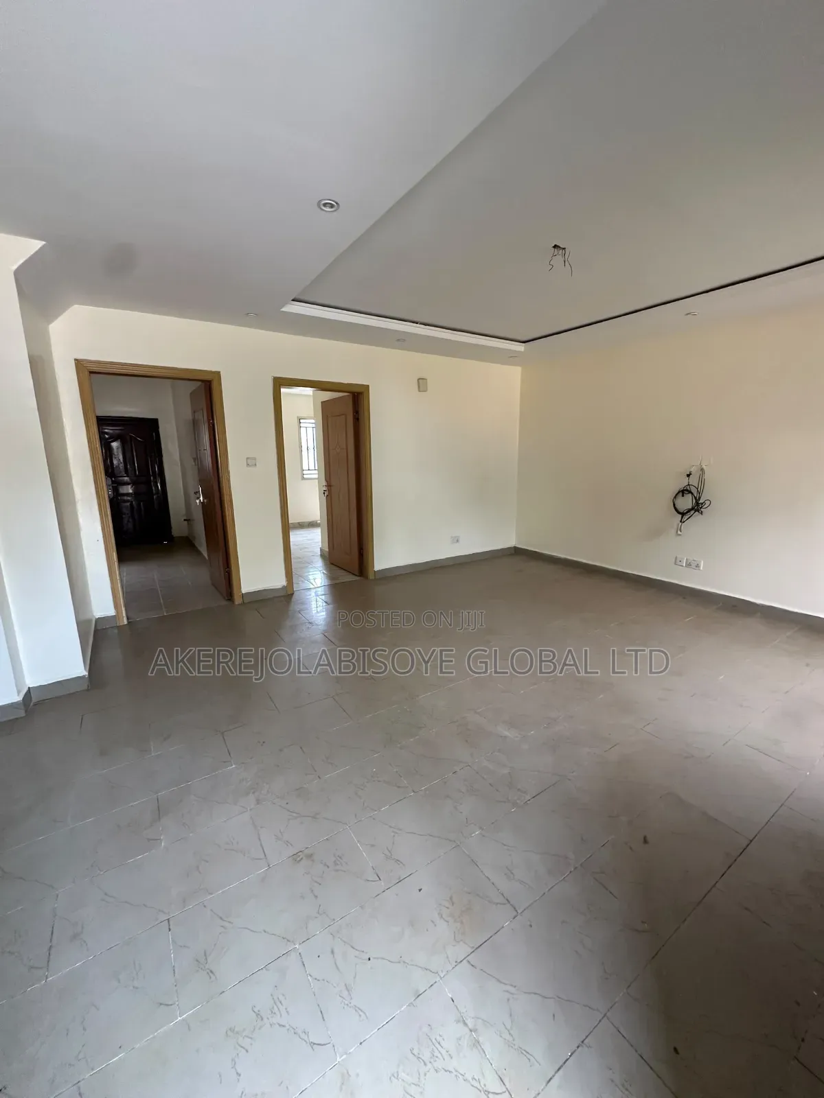 4bdrm Duplex in In An Estate for rent