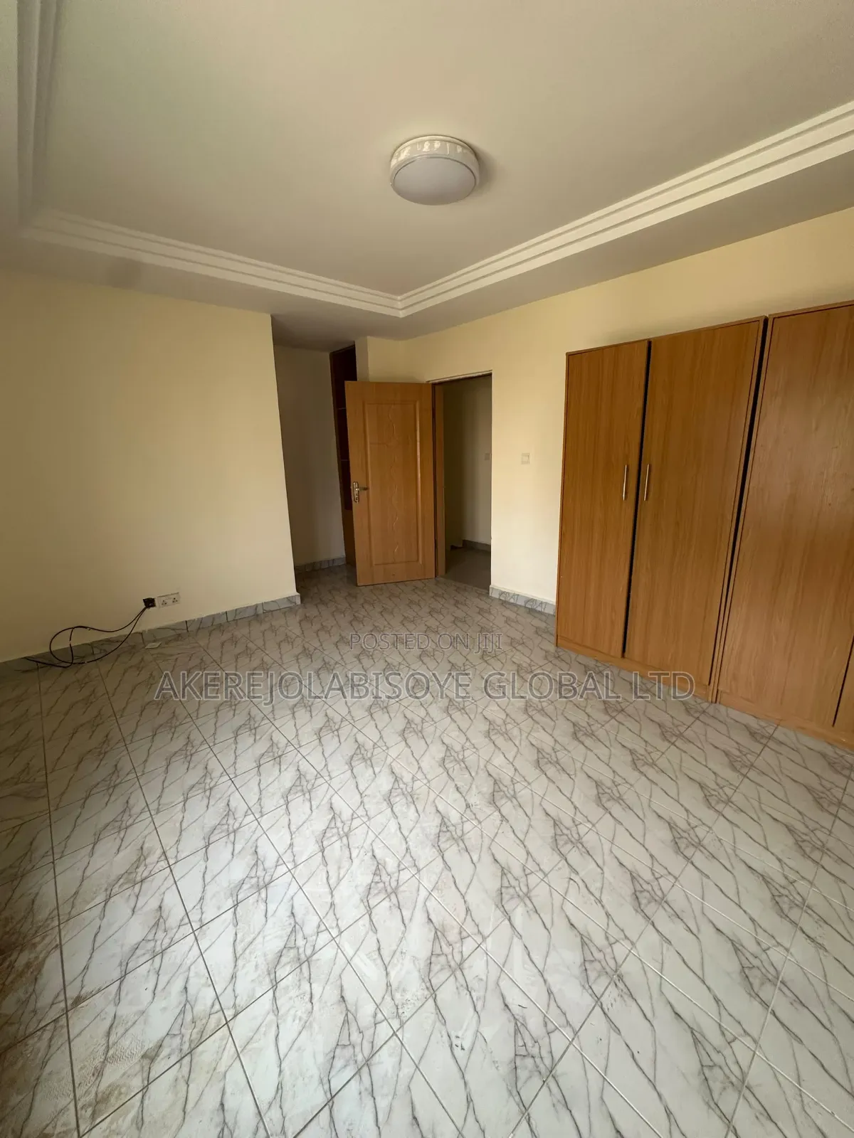 4bdrm Duplex in In An Estate for rent