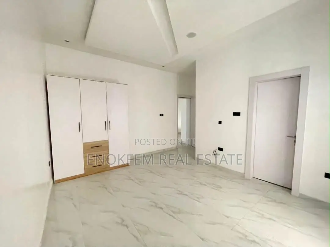 5bdrm Duplex in Ikeja GRA for sale
